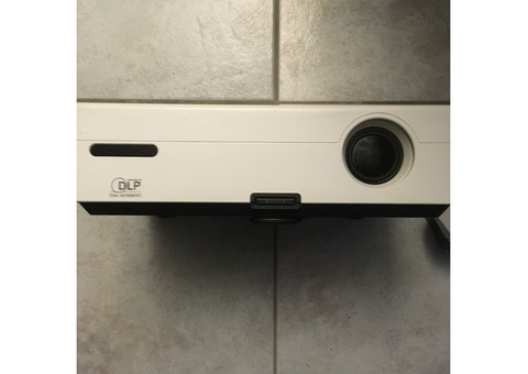 Vend vidéo projecteur ES 520 Optoma