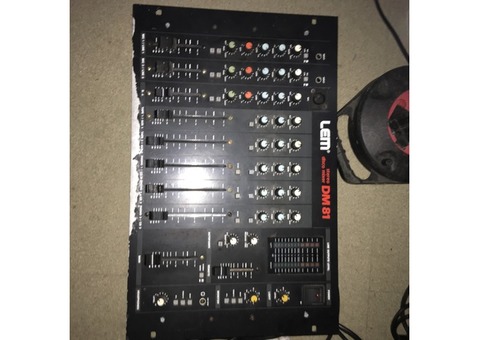 Vend table de mixage DM 81 LEM