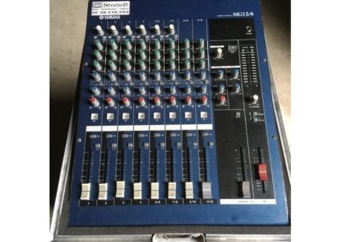 Vend console MG 12/4 Yamaha