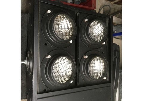 Vend Projecteur Blinder 4 x 250 watts Starway