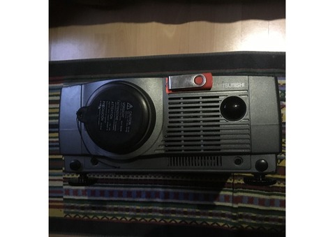 Vend Vidéo-projecteur LVP S 250 Mitsubishi