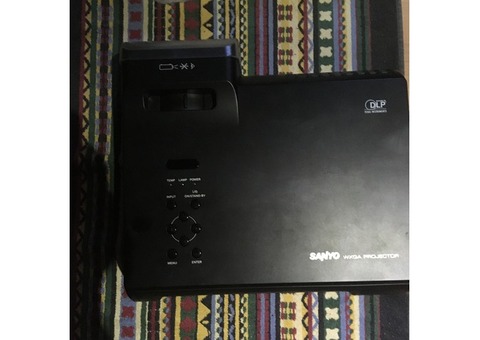 Vend vidéo projecteur PDG DWL 100 Sanyo