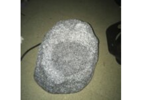 Vend enceinte Cailloux 100 volts