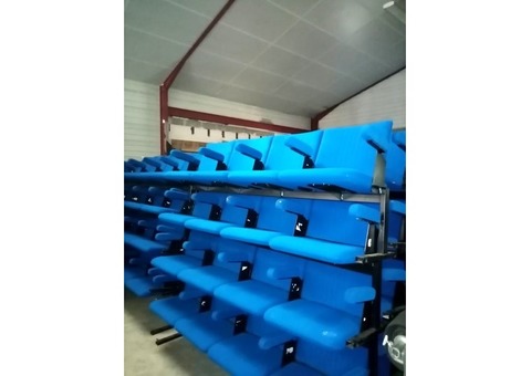 Fauteuils bleus de théâtre