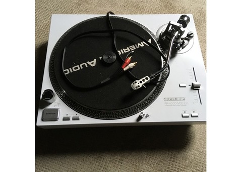 Vend platine Vinyl blanche RP 4000 Reloop