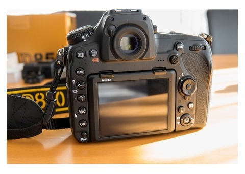 Nikon D850 dans son emballage d'origine