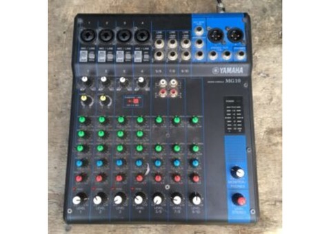 Vend console MG 10 XU Yamaha