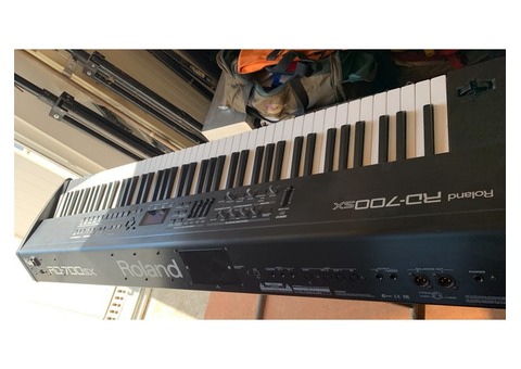 Synthetiseur Roland RD700SX