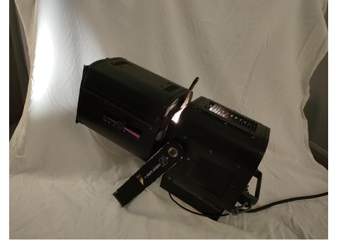 Projecteur découpe RJuliat 713SX2 2000w