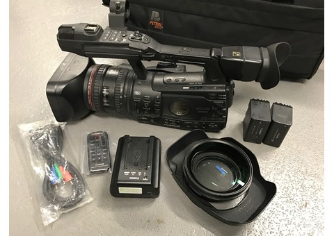 camera CANON XF305