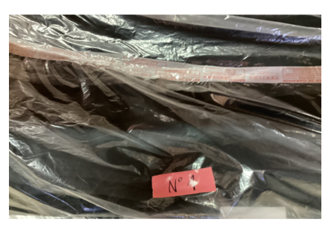 REF 1 Deux Frises velours polyesters noirs