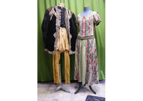 Costumes à louer ou à vendre