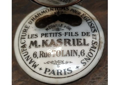 Donne Harmonium KASRIEL en bon état