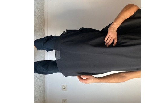 Haut noir asymétrique