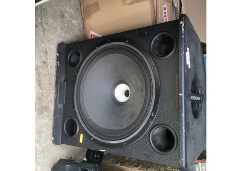 Vend enceinte TWIN 15X Wharfedale