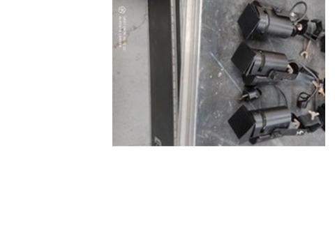 6 projecteurs bassetension 12 volts et 4 Pars 16 GU10