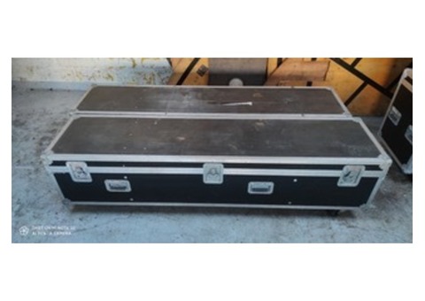 1 flightcase pour pied type ALT 470
