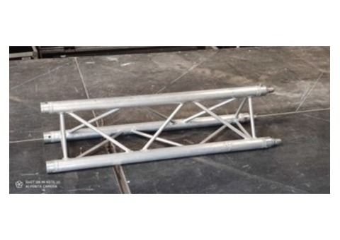 1 élément structure triangulaire 300 longueur 1m