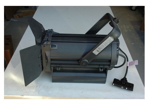 Projecteur dexposition fresnel 150W CDMT