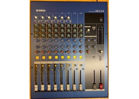 Table de mixage Yamaha MG12X4