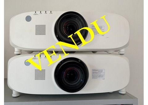 Vidéoprojecteurs Panasonic PT EX610L Quatre disponibles en Excellent État