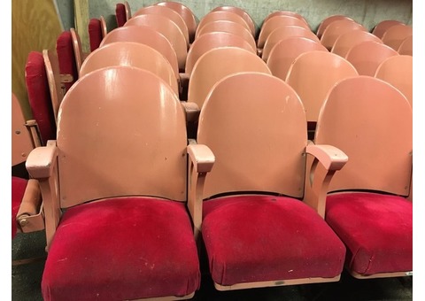 Rangées de fauteuils de Théâtre