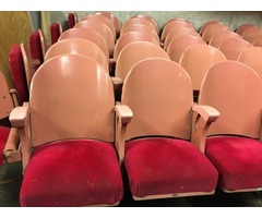 Rangées de fauteuils de Théâtre