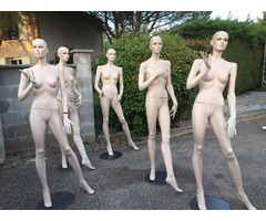 LOT DE CINQ MANNEQUINS FEMMES