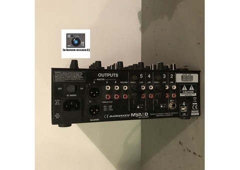 Vend Table DL Mya 5 D Audiophony