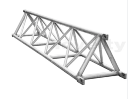 Vends structure alu triangulaire section 300mm à chape réglable