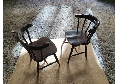 2 imposantes Chaises type Windsor vintage