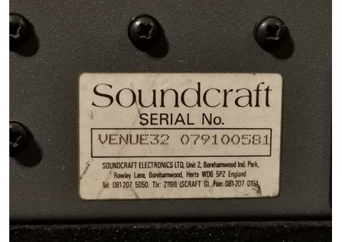 Console SOUNDCRAFT Venue 32
