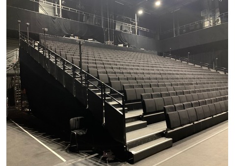 Tribune intérieure démontable 498 places modulable