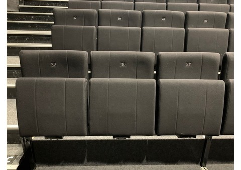 Tribune intérieure démontable 498 places modulable