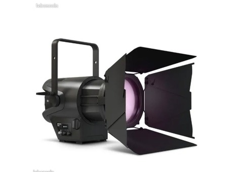 Projecteur Fresnel Led 240W RGBW CAMEO F2 FC