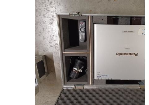 Vidéoprojecteur PANASONIC 6500 lumens