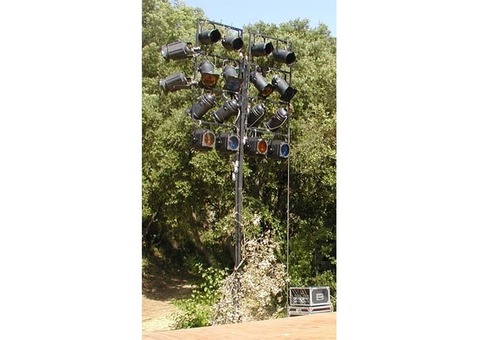 2 pieds cadres 16 PAR64PC650w