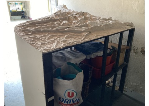 RAMPE EN BOIS PEINT BLANC