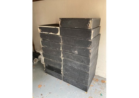 ESTRADE EN BOIS X25 CUBES