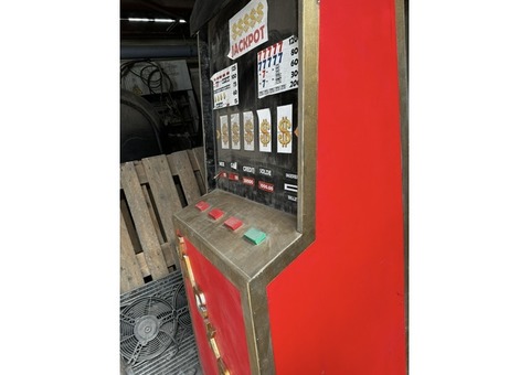 Fausses machines à jeux en bois