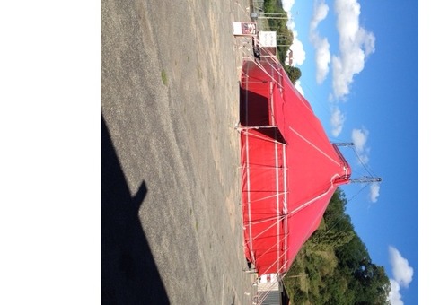 A VENDRE 20 000 HT Chapiteau SCOLA TELONI LEMMENS fourni avec pinces accastillage et sa remorque