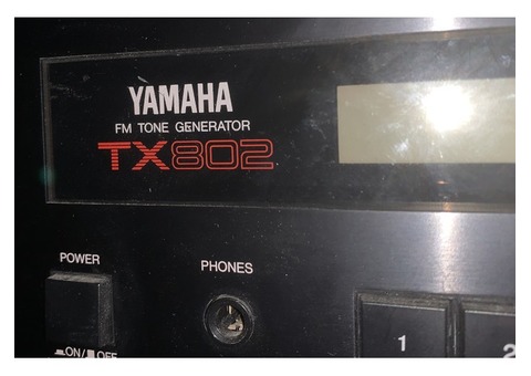 Synthétiseur YAMAHA TX 802