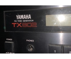 Synthétiseur YAMAHA TX 802