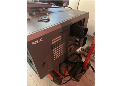 Projecteur de cinéma NEC NC2000C