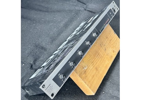 BEHRINGER EDISON