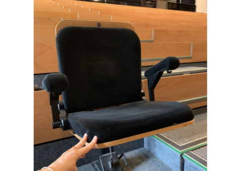 DON de 500 FAUTEUILS de SALLE DE SPECTACLE