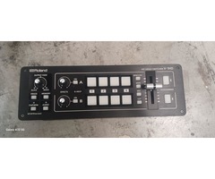 Mélangeur vidéo ROLAND V1 HD malette de transport