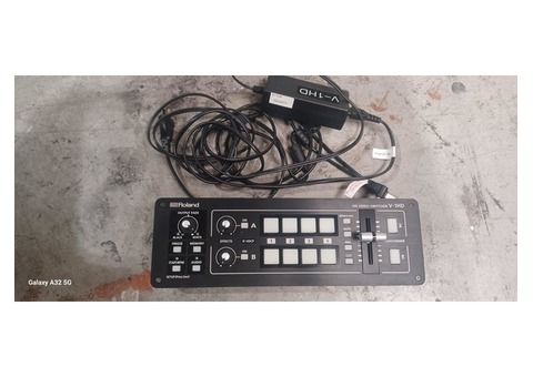 Mélangeur vidéo ROLAND V1 HD malette de transport