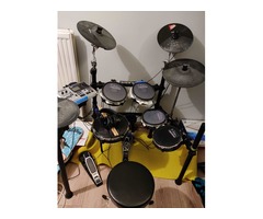 Batterie élèctronique Alesis DM10 studio kit