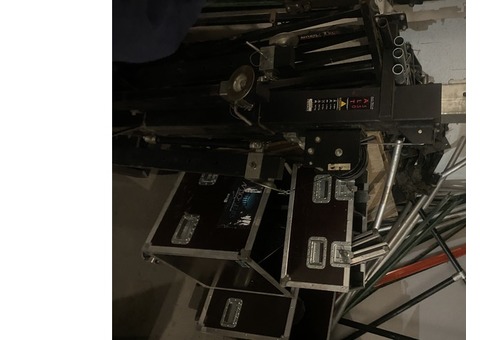 Vends 1 pied de levage ALT 550